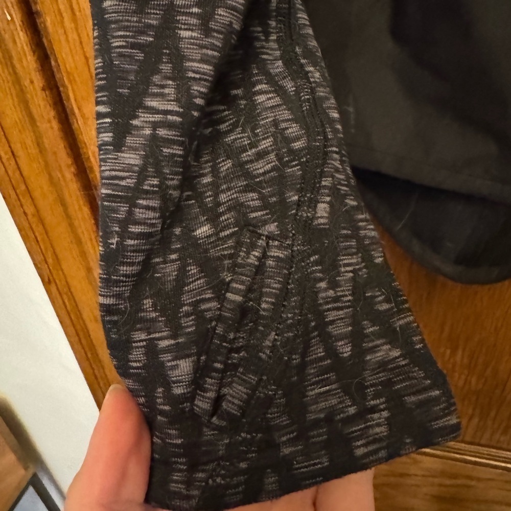 The North Face Women's Black and Gray Utility Jacket - Picture 3 of 4